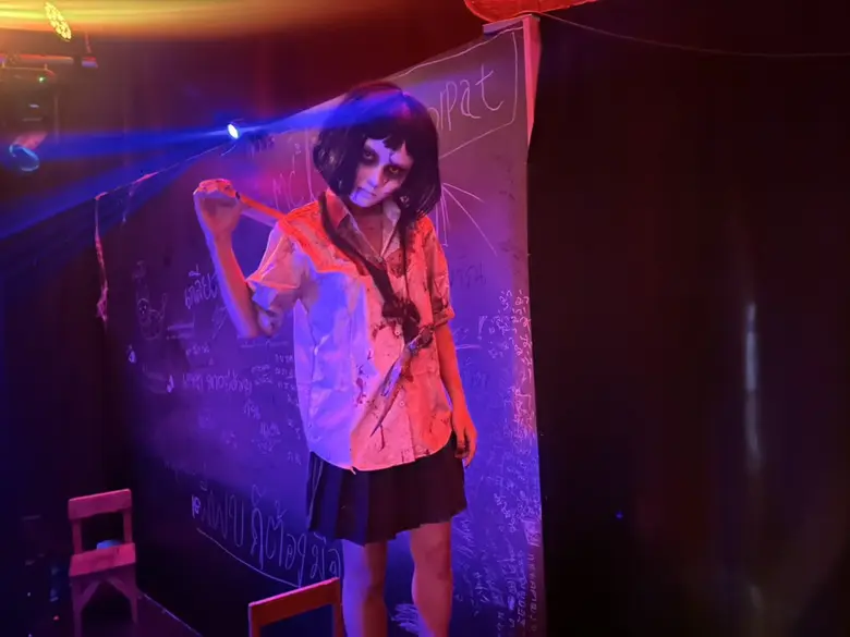 เอ็ม บี เค เซ็นเตอร์ ปรับรูปแบบกิจกรรม MBK Center Haunted School โรงเรียนสยองขวัญรับฮาโลวีน ลดระดับความตื่นเต้นภายใต้บรรยากาศที่เปี่ยมด้วยความสำรวม ชมฟรี!!ถึง 2 พฤศจิกายนนี้