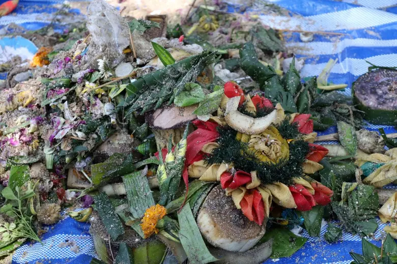 สถาบันสิ่งแวดล้อมไทย แนะ "ลอยกระทง ไม่หลงทาง" มุ่งสู่ประเพณีคาร์บอนต่ำ ชี้ภัยเงียบกระทงธรรมชาติ ย้ำ "ต้องปลอดเข็มหมุด 100%