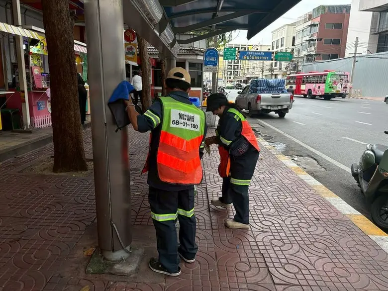 กทม. ลุยกำจัดสติกเกอร์ Telegram บนเสาไฟฟ้า-พื้นที่สาธารณะทั่วกรุง จ่อดำเนินคดีตามกฎหมาย