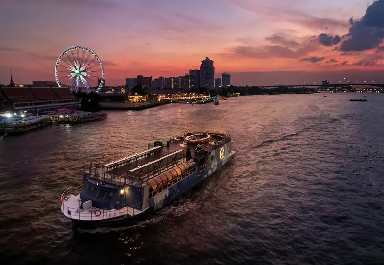 เฉลิมฉลองเทศกาลคริสต์มาสและปีใหม่ ณ โรงแรมบันยันทรี กรุงเทพ