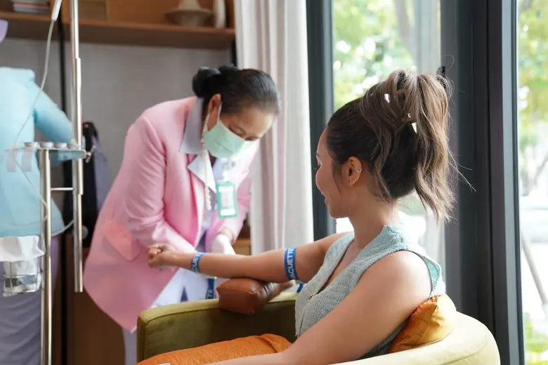 สมิติเวช-แสนสิริ ผนึกกำลัง สู่มิติใหม่ของการอยู่อาศัยคุณภาพ เปิดตัวแคมเปญ "Wellness at Home" พร้อมบริการ AI Health Mobility ถึงบ้าน