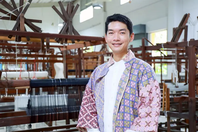 'ธรรมศาสตร์' วิจัย 'ผ้าไทย ต.ก้อ' ส่งเสริมอุตสาหกรรมแฟชั่น สืบสานพระราชปณิธาน 'พระพันปีหลวง'