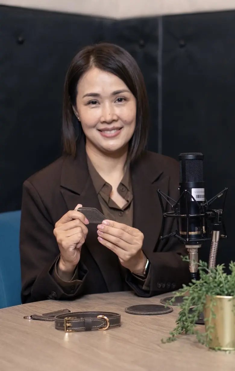 นิสิตปริญญาเอก CU TIP พัฒนา "หนังสังเคราะห์จากกากกาแฟ" คว้าเหรียญเงินนวัตกรรมนานาชาติเจนีวา ลดคาร์บอนฟุตพริ้นท์ เป็นมิตรต่อสิ่งแวดล้อม