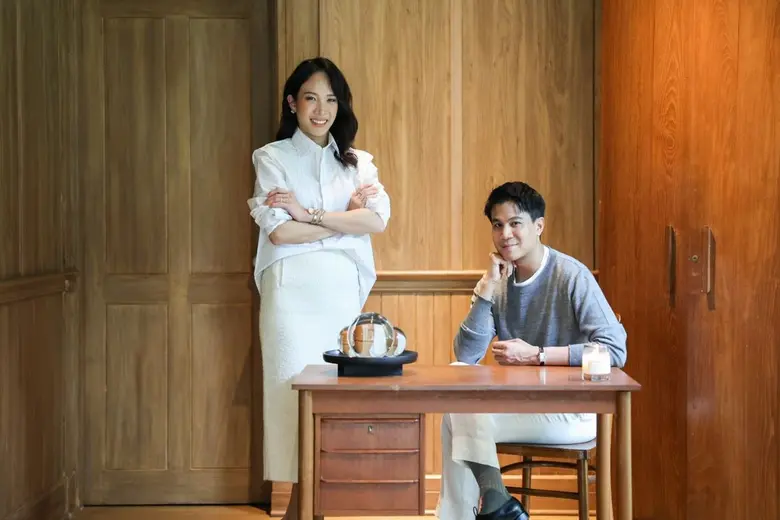 PROUD จับมือ VVON SUGUNNASIL เปิดตัวยูนิฟอร์มใหม่ ชูความหรูหรา เรียบง่ายและยั่งยืน สะท้อนปรัชญา 'ALL IS WELL เพื่อชีวิตดีที่ยั่งยืน'