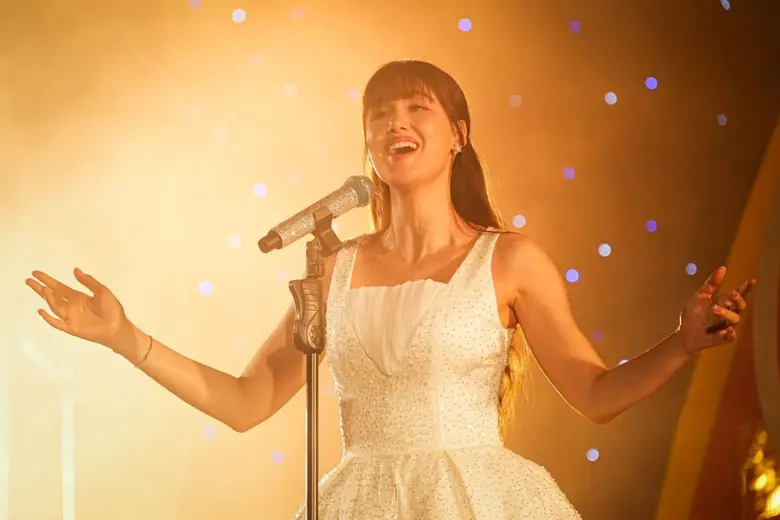 ย้อนฟังเพลงฮิต "Beauty in You" ของ Plaifun Margaret Heng ดีว่าสาวยุค '90s กับเสน่ห์อันอบอุ่นของเพลงบัลลาดชั้นดี ส่งต่อกำลังใจถึงผู้ฟังทั่วเอเชียได้อย่างน่าประทับใจ