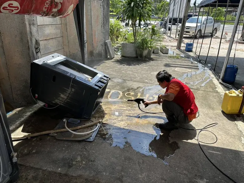 โตชิบาห่วงใย ช่วยผู้ประสบภัยน้ำท่วมภาคใต้ มอบบริการฟรีค่าแรง - ส่วนลดอะไหล่ 50%