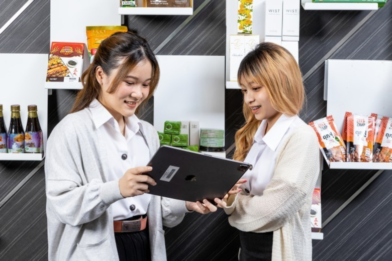 ม.กรุงเทพ พลิกโมเดลการเรียนรู้ ยุคที่ปริญญาต้อง "ใช้งานได้จริง"