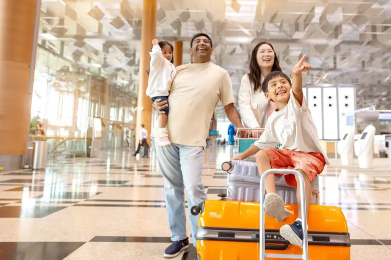 FWD ประกันชีวิต แนะทางเลือกวางแผนภาษีสำหรับ Expat ด้วย 2 แผนประกันสะสมทรัพย์ออนไลน์รองรับสิทธิ์ลดหย่อนภาษีปี 2568