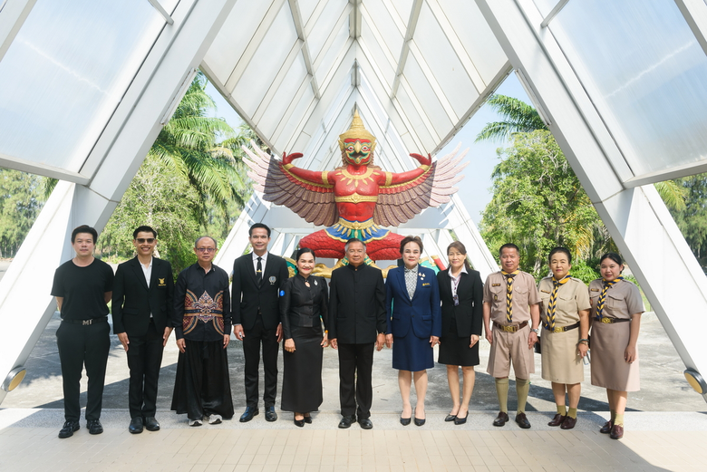 ทีเอ็มบีธนชาต จัดพิธีมอบโล่รางวัลโครงการ "เยาวชนต้นแบบคนกตัญญู" ประจำปีการศึกษา 2568