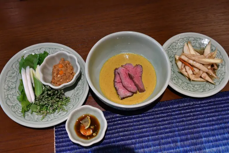 "DIP x ร้านธาร" ชวนทานเมนูเด็ด GI ฉบับไฟน์ไดนิ่งชูวัตถุดิบเด่น "หอยนางรมสุราษฎร์ฯ" ยำคู่ใบชะครามพริกสด