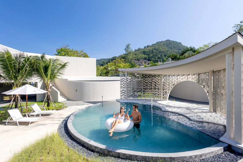 สัมผัส เซ็นทารา กะรน วิลลา ภูเก็ต ที่ซึ่งความเป็นส่วนตัวผสานเข้ากับสวรรค์แห่งการพักผ่อนได้อย่างสมบูรณ์แบบ