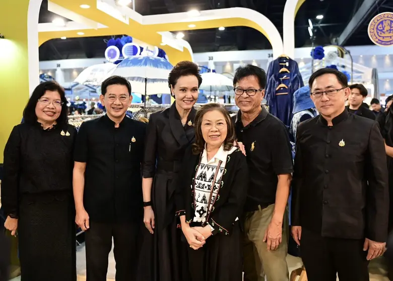 "พาณิชย์" ยกทัพสินค้า GI ตัวท็อปจากชุมชน บุกตลาด OTOP City 2025 เปิดประสบการณ์ช็อปของดีอัตลักษณ์ไทย หนุนผู้ประกอบการท้องถิ่นเข้าถึงผู้บริโภคโดยตรง