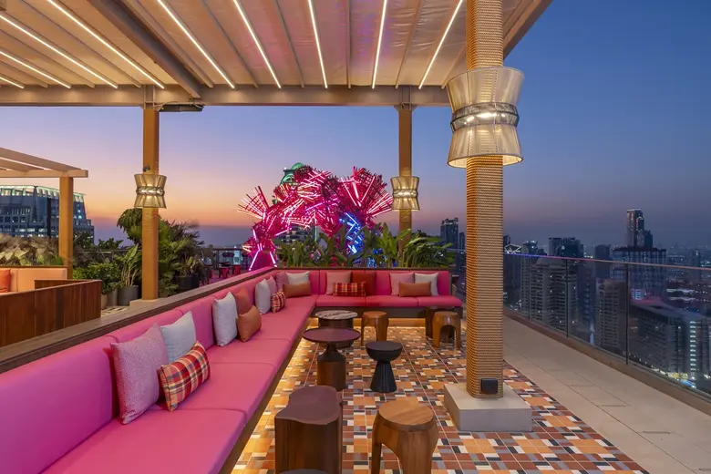 ม็อกซี่ แบงคอก ราชประสงค์ ครบรอบ 2 ปี เปิดตัวโปรโมชั่น "Moxy Bangkok Turns 2" พร้อมชวนชมช่วงเวลาพระอาทิตย์ตก (Sundown) ณ สาโท ซัง รูฟท็อป บาร์ แห่งใหม่