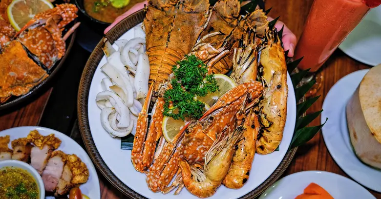 ราวินทรา บีช รีสอร์ท แอนด์ สปา ชวนพักผ่อนสุดสัปดาห์ พร้อมอิ่มอร่อยกับ BBQ Seafood Buffet ริมทะเล
