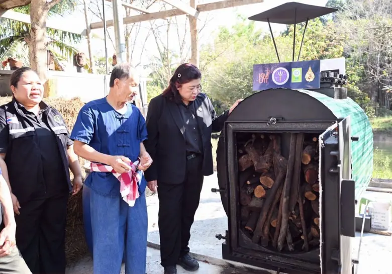 "ของขวัญปีใหม่ อว. 2569" วช. มอบนวัตกรรมเตาไบโอชาร์พลังงานชุมชน ลดฝุ่น PM2.5 ณ ศูนย์เรียนรู้การเพิ่มประสิทธิภาพการผลิตสินค้าเกษตร ต.งิ้ว อ.เทิง จ.เชียงราย