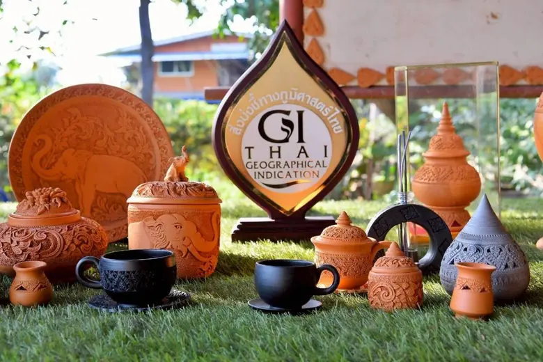 กรมทรัพย์สินทางปัญญา หนุน GI "เครื่องปั้นดินเผาเกาะเกร็ด" ยกระดับแหล่งผลิตงานคราฟต์ฝีมือช่างชุมชน สู่แลนด์มาร์คท่องเที่ยวเชิงวัฒนธรรมใกล้กรุง
