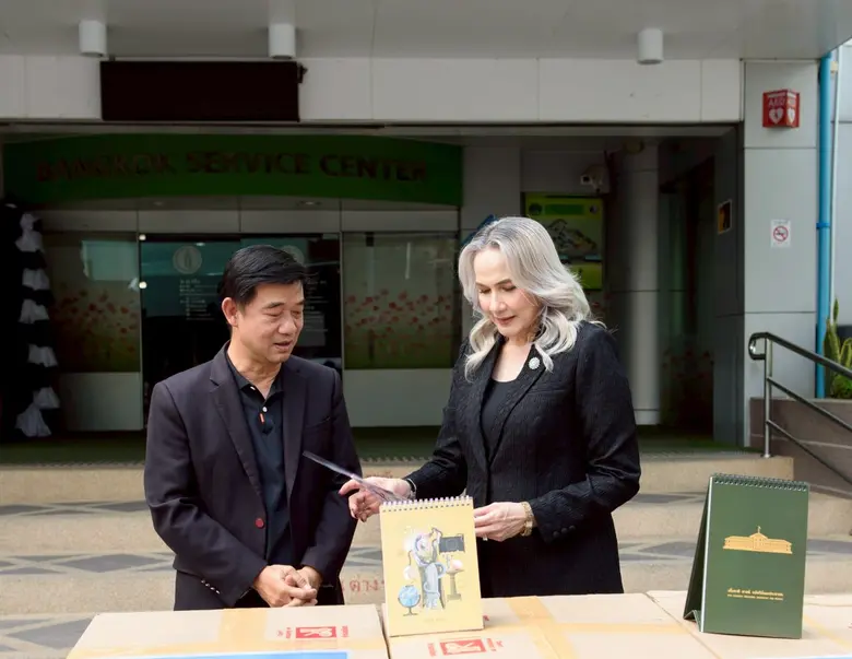 ไอ.ซี.ซี. ส่งมอบปฏิทินตั้งโต๊ะเก่า เพื่อผลิตสื่ออักษรเบรลล์ให้แก่ผู้พิการทางสายตา