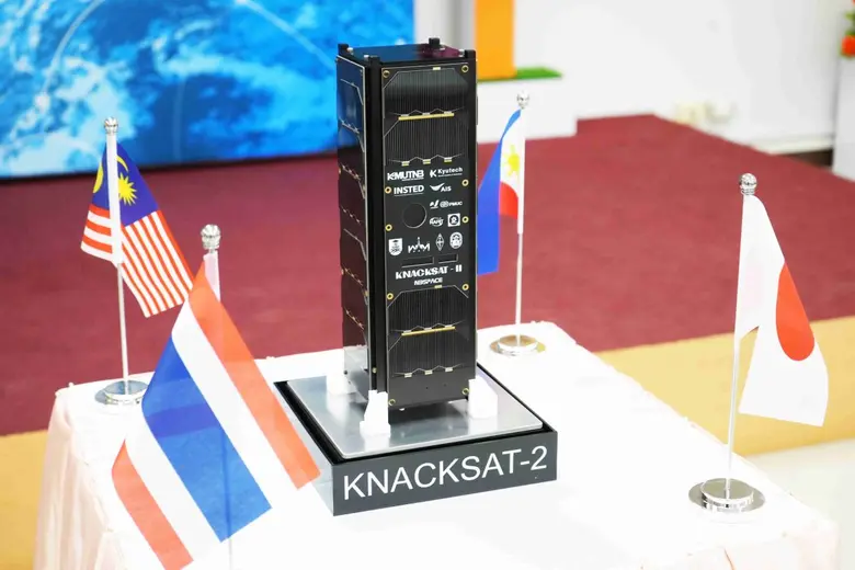 บพข. ร่วมยินดี "KNACKSAT-2" ขึ้นสู่วงโคจรสำเร็จ! เผยเบื้องหลังหนุน "IoT Payload" ฝีมือไทย ผนึก AIS ใช้โจทย์อวกาศทดสอบระบบ "Digital Connectivity" ปิดช่องว่างสัญญาณพื้นที่ห่างไกล ขับเคลื่อนงานวิจัยสู่การใช้จริง