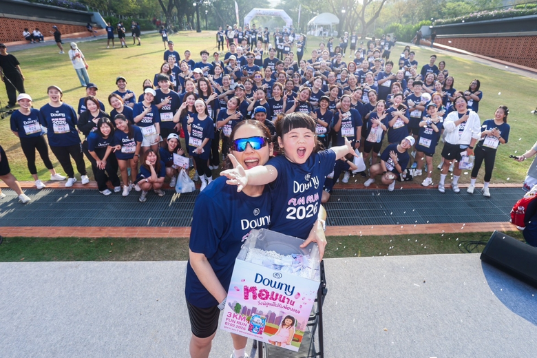 วิ่งจบแต่เสื้อยังหอมอยู่! "น้องเกล" ควง "แม่ชม" ท้าพิสูจน์ 'ดาวน์นี่ หอมนาน ต้านกลิ่นเหงื่อ' ในงาน "ดาวน์นี่ Funrun กับน้องเกล"