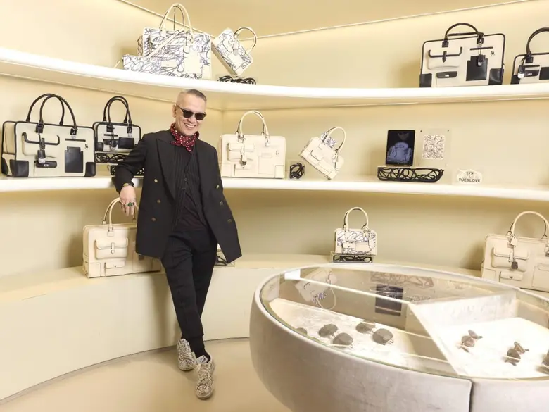 "LYN x TUESLOVE" คอลลาบอเรชั่นสุดพิเศษกับไอคอนตัวจริงของวงการแฟชั่น "ป้าตือ-สมบัษร" ภายใต้แคมเปญ LYN Legacy ฉลองครบรอบ 25 ปี ของ LYN