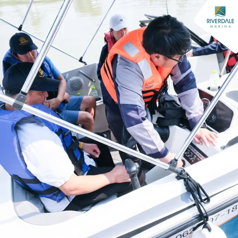 โรงเรียนสยามการเดินเรือ อบรมหลักสูตรขับเรือยนต์เล็ก อัดแน่นทฤษฏีและปฏิบัติ เพิ่มมาตรฐานความปลอดภัยทางน้ำ ที่ ริเวอร์เดล มารีน่า