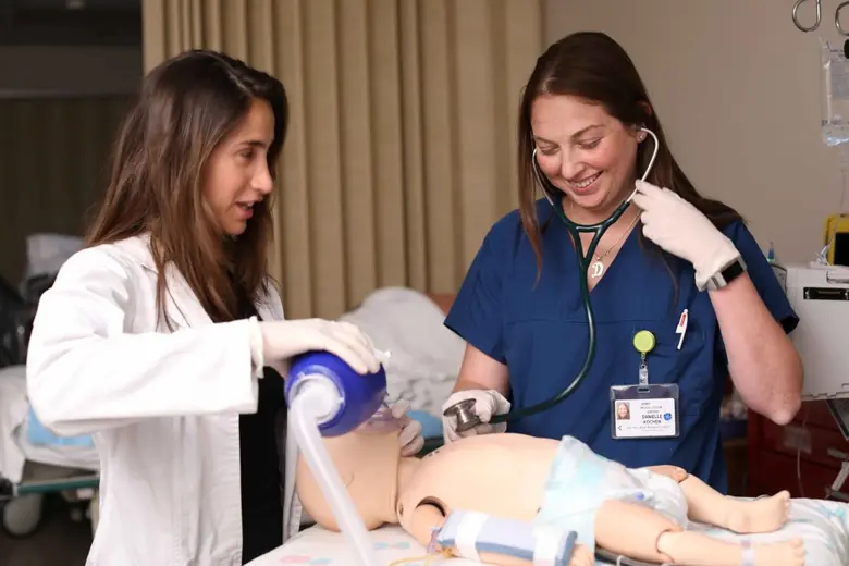 St. George's University Highlights The Importance of UK Clinical Rotations for Globally Competent Thai Doctors