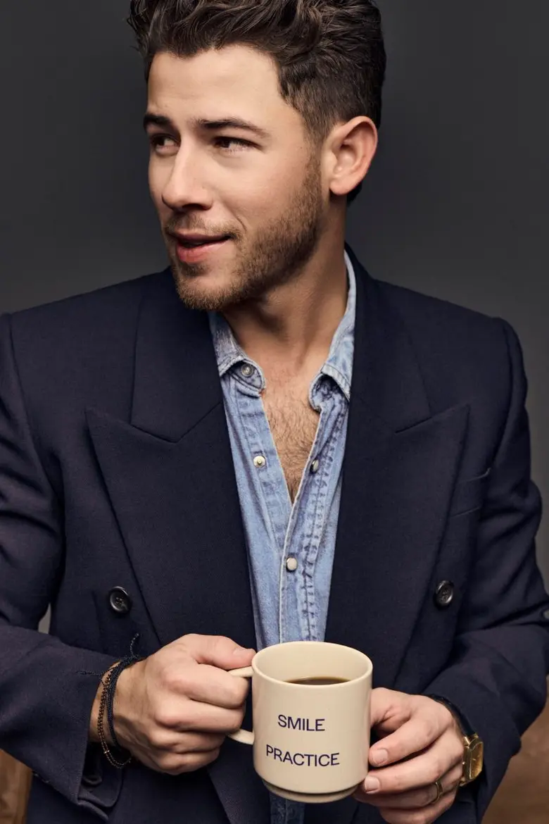 Nick Jonas ปล่อยอัลบั้ม Sunday Best (Deluxe) เพิ่ม 2 เพลงใหม่ และ "Gut Punch" เวอร์ชั่นไลฟ์ ต่อยอดความสำเร็จ หลังโกยคะแนนบวกจากแฟนเพลงและนักวิจารณ์ล้นหลาม