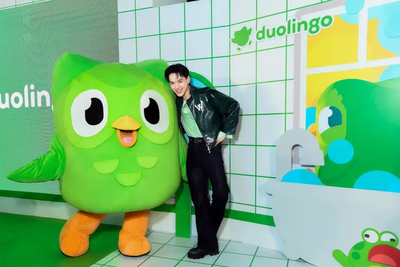 มุ่งมั่น มากความสามารถ ภาษาแน่น "ต้าห์อู๋" แท็กทีม Duo ปลุกไฟใจกลางสยามสแควร์ สร้างแพชชันการเรียนภาษา