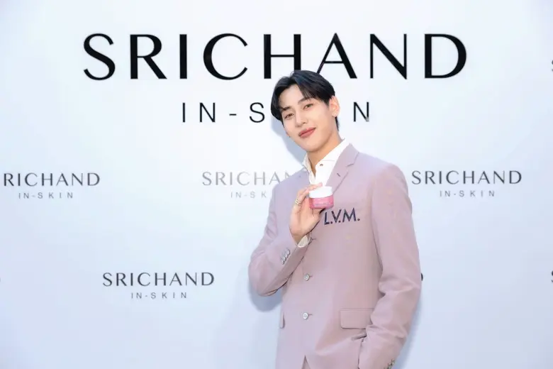 ศรีจันทร์ พา "แบมแบม" สร้างปรากฏการณ์ GLOWolution ผ่านเวที Symphony ชูนวัตกรรม Phyto Camellia PDRN สู่บทใหม่แห่งผิวโกลว์ใส เนียนกระชับ