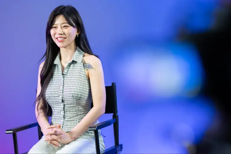 ร่างทรงเทสต์ดีบุกไทย "โนซึลบี" ร่างทรงตัวแม่ Gen Z ที่ฮอตที่สุดตอนนี้ จาก "Battle of Fates สังเวียนเซียนทำนาย" เปิดใจเบื้องหลังสุดจึ้ง พร้อมแชร์ทริคมูยังไงให้เริ่ดให้ปัง สตรีมพากย์ไทยครบทุกตอนได้แล้ววันนี้บน Disney+