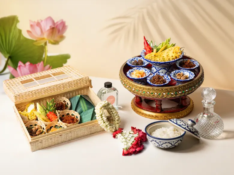 สัมผัสเสน่ห์ฤดูร้อนแบบไทย กับ "ข้าวแช่" เมนูคลายร้อนสุดประณีต ตลอดเดือน ที่ ห้องอาหาร ซาวิโอ โรงแรม ชาเทรียม แกรนด์ กรุงเทพฯ