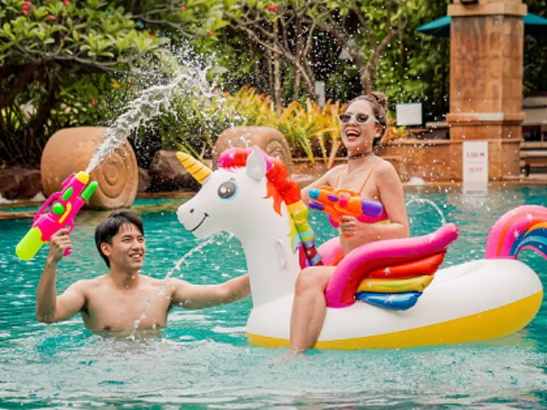 ชื่นฉ่ำต้อนรับ"สงกรานต์ สแปลช" ที่ อวานี พัทยา รีสอร์ท