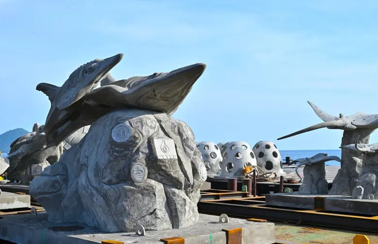 ปตท.สผ. เริ่มวาง "ลานประติมากรรมใต้ทะเล Ocean for Life" สร้างแหล่งปะการังเทียมและจุดดำน้ำแห่งใหม่ ฟื้นฟูท้องทะเลไทยที่เกาะเต่า