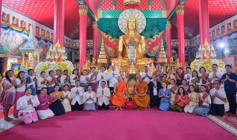 เมืองสุขสยาม ณ ไอคอนสยาม ประกอบพิธีอัญเชิญพระพุทธรูปศักดิ์สิทธิ์ "หลวงพ่อเงิน" อายุกว่า 700 ปีประดิษฐานเป็นองค์พระประธาน