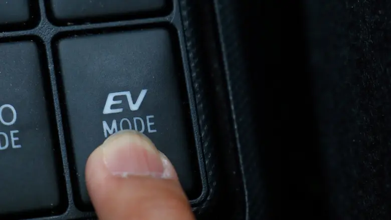 EV มาแรง แต่ประกันยังตามไม่ทัน? สิ่งที่เจ้าของรถไฟฟ้าต้องรู้