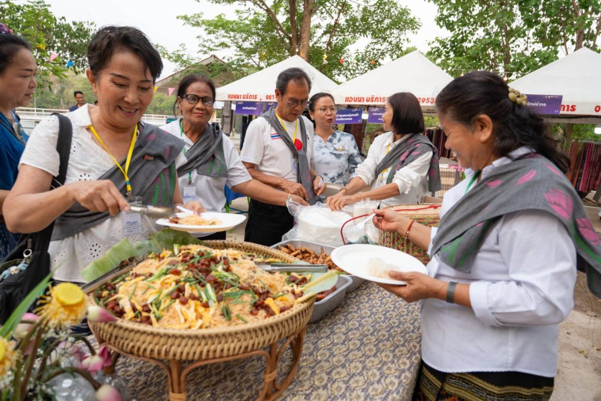 ปิ้ง! ไอเดียสุดเก๋ ปลุกพลัง "วัยเก๋า เล่าเมือง" นำร่องจังหวัดหนองบัวลำภู เป็นจังหวัดแรก