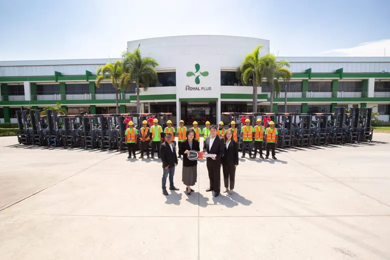 PLUS ยกระดับสู่ Green Logistics ใช้ EV Forklift ลดคาร์บอนทั้งซัพพลายเชน
