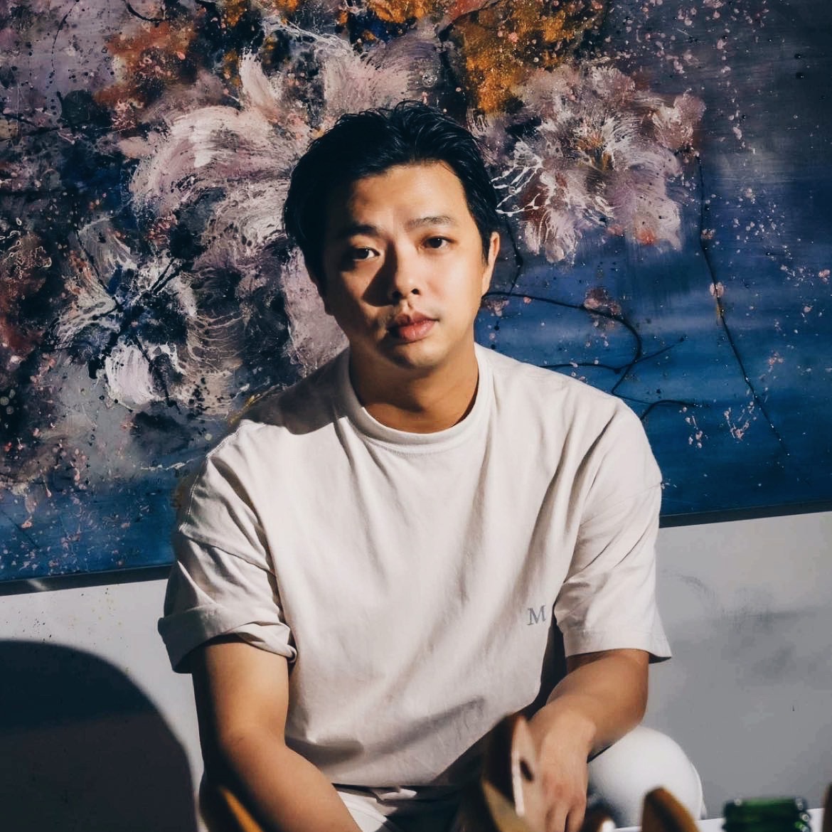 "Stillness in Bloom" ": Yu Chuan Chang's First Solo Exhibition in Thailand From Garlands to Floral Paintings that Transform Fleeting Beauty into Eternity