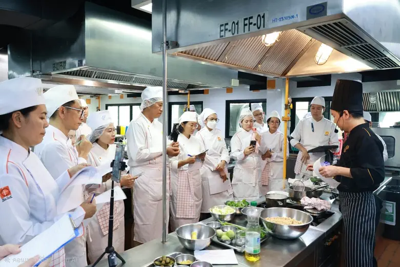 "สอวช. - ม.สวนดุสิต" ปลดล็อกธุรกิจอาหารยุคใหม่ ดันหลักสูตร "Plant-Rich Diet" ปั้นเครือข่ายอาหารแห่งอนาคต