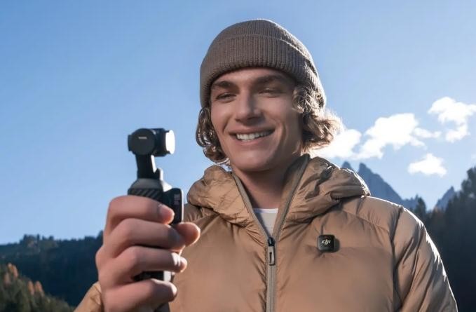 DJI Osmo Pocket 4 vs Insta360 Luna ต่างกันยังไง เลือกกล้อง Vlog รุ่นไหนดี 2026