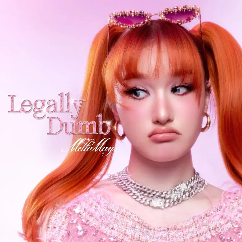 MellaMay จาก The Face Thailand 6 ส่งเพลง "Legally Dumb" ต้อนรับ Pride Month ให้เหล่าตัวแม่ เดินสับ รันเวย์ ทั้งวงการ