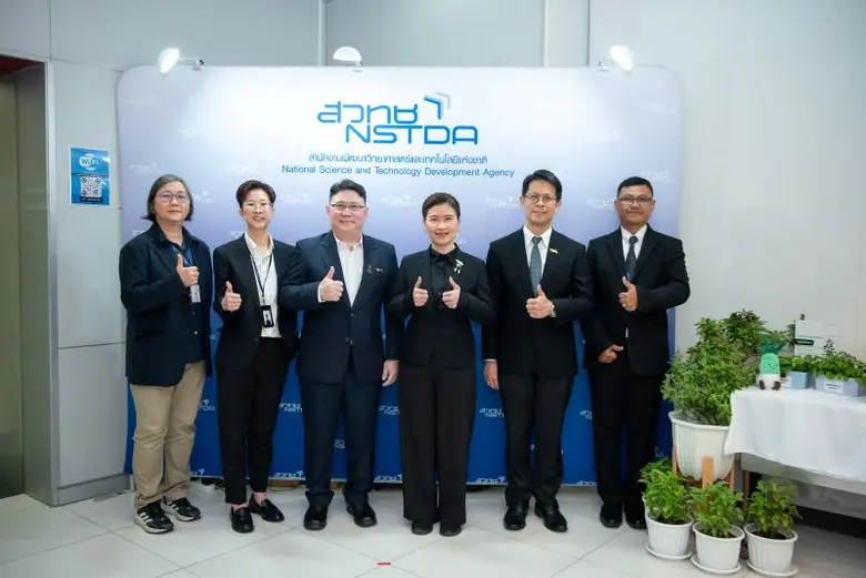 ไบโอเทค-สวทช. โชว์โรงเรือนอัจฉริยะ Plant Factory ชูนวัตกรรม "ปลูกสั่งได้ สารสำคัญสูง"