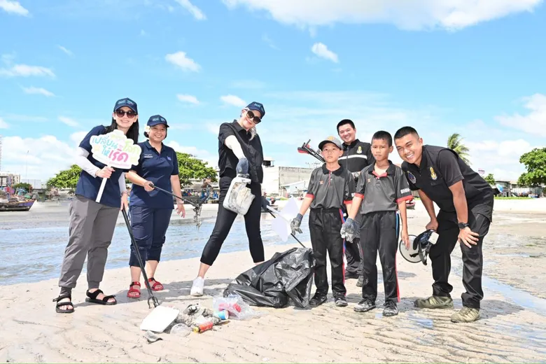 เดินหน้าสร้างมรดกสีเขียว "ICC Green Legacy" ผนึกกำลัง "ทัพเรือภาคที่ 1" ร่วมเก็บขยะชายหาด อนุรักษ์ทะเลไทย