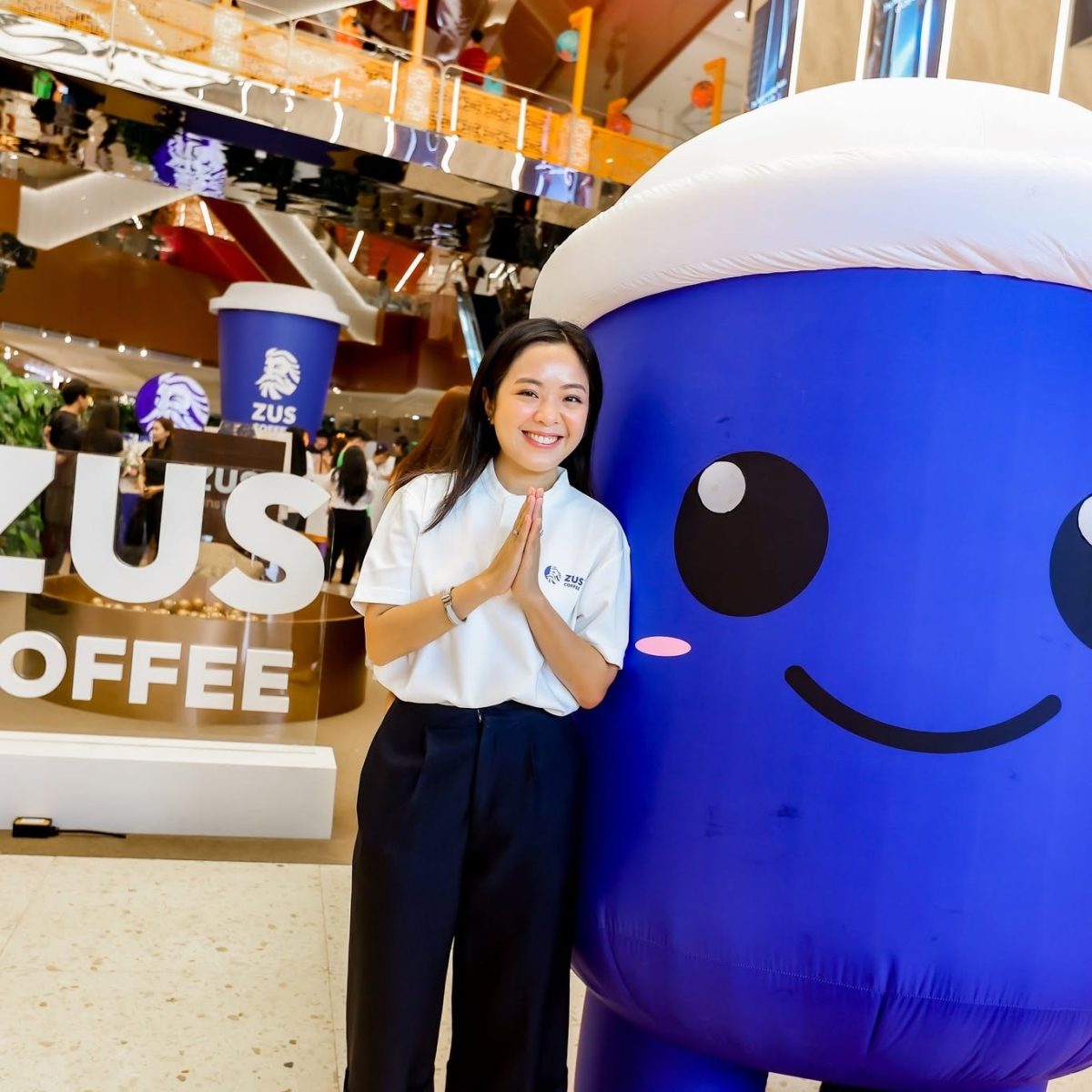 ครั้งแรกของความสดชื่นแบบเข้มๆ! "ยาดมสมุนไพร ตรามังกรทอง" จับมือ "ZUS Coffee" เสิร์ฟบิ๊กแคมเปญชวนคนเมืองมา "Soothe Up The Day! สูด-ซูสสส์-สูตร-สดชื่น" รุกตลาดขยายฐานสู่คนรุ่นใหม่