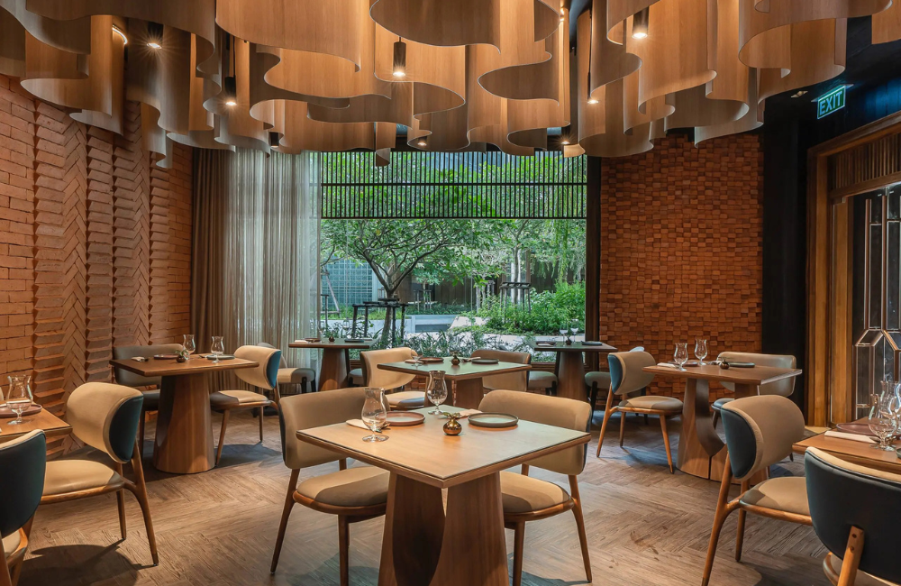 A Food Lover's Guide to Bangkok Riverside Dining: Hidden Gems & Culinary Icons