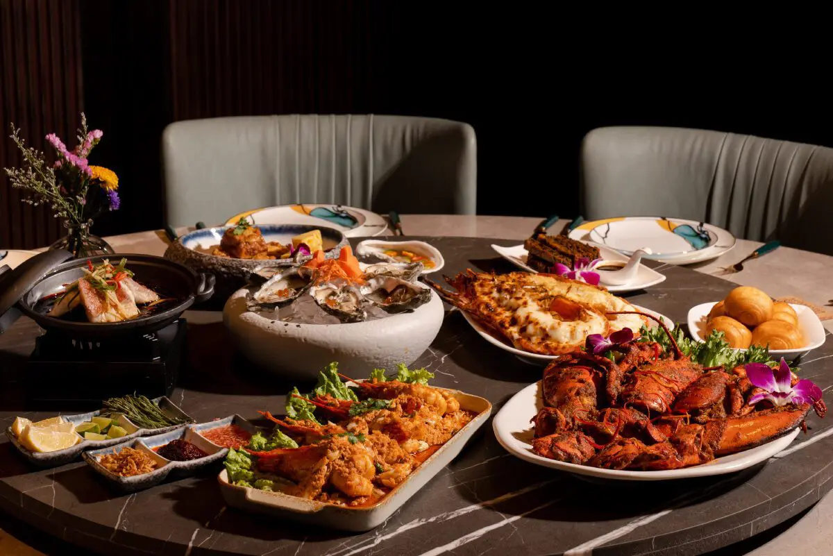 A Food Lover's Guide to Bangkok Riverside Dining: Hidden Gems & Culinary Icons