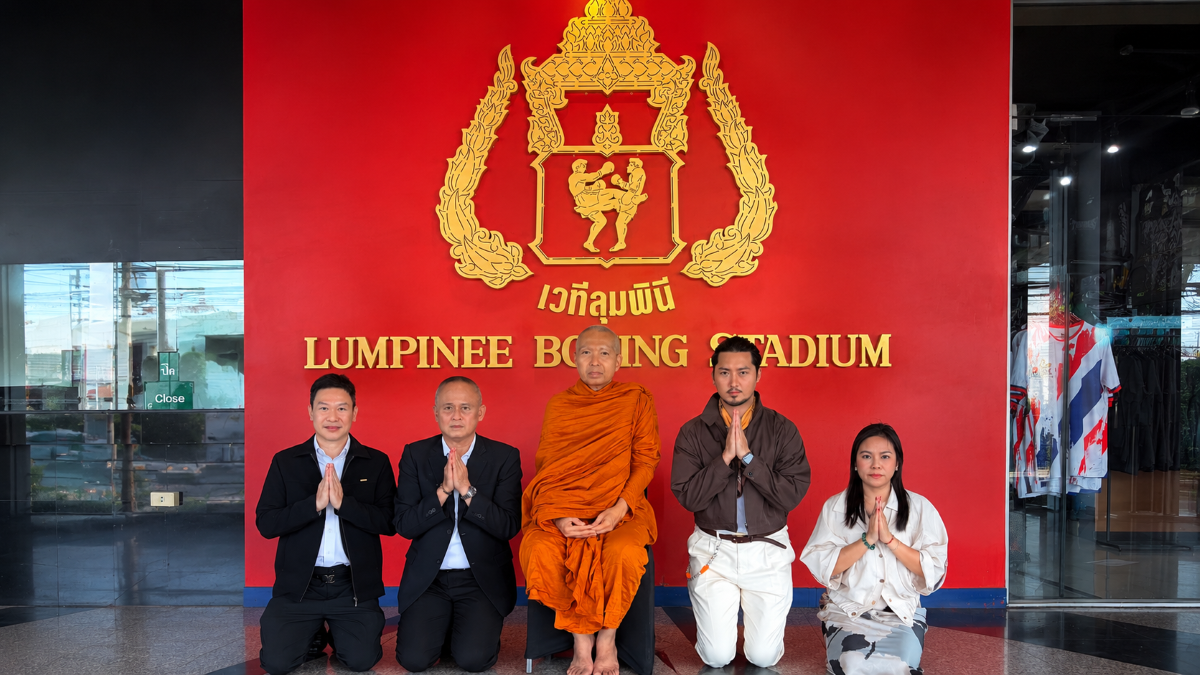 สนามมวยเวทีลุมพินี กองทัพบก อัญเชิญ "พระแก้วมรกตหยกแท้ - องค์พระอินทร์" ประดิษฐาน ณ เวทีมวยแห่งเกียรติยศของชาติ
