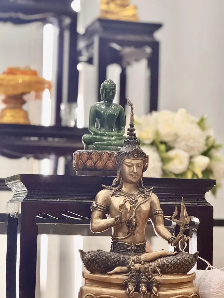 สนามมวยเวทีลุมพินี กองทัพบก อัญเชิญ "พระแก้วมรกตหยกแท้ - องค์พระอินทร์" ประดิษฐาน ณ เวทีมวยแห่งเกียรติยศของชาติ