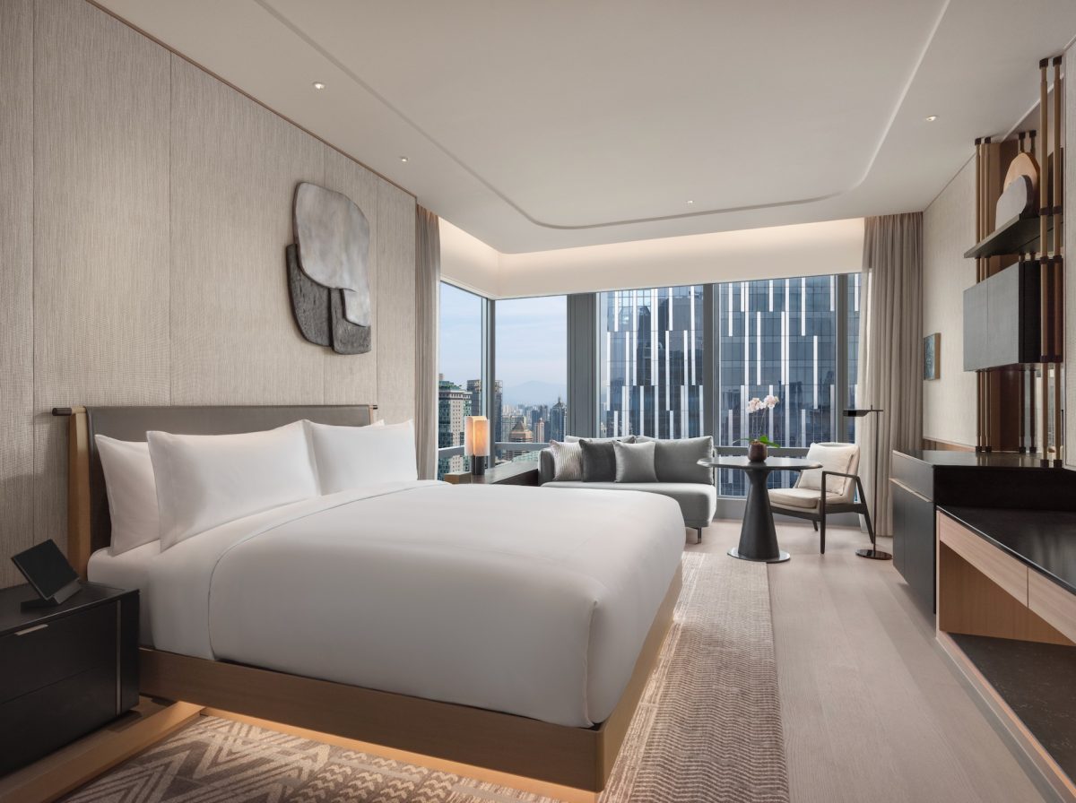 Conrad Kuala Lumpur เตรียมเปิดตัวโรงแรมแห่งแรกในมาเลเซีย พร้อมเปิดรับการจองห้องพักแล้ว