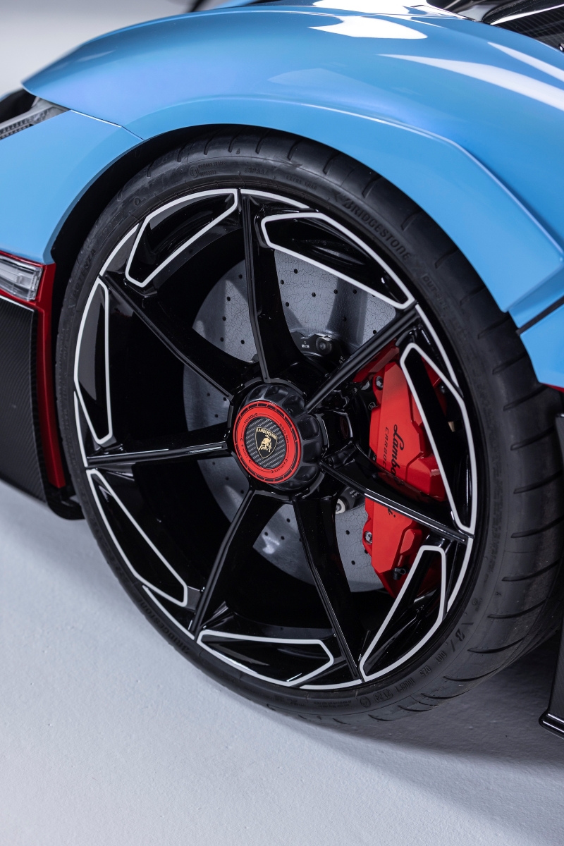 Bridgestone Chosen as Exclusive Tyre Partner forHistoric Lamborghini Fenomeno Roadster